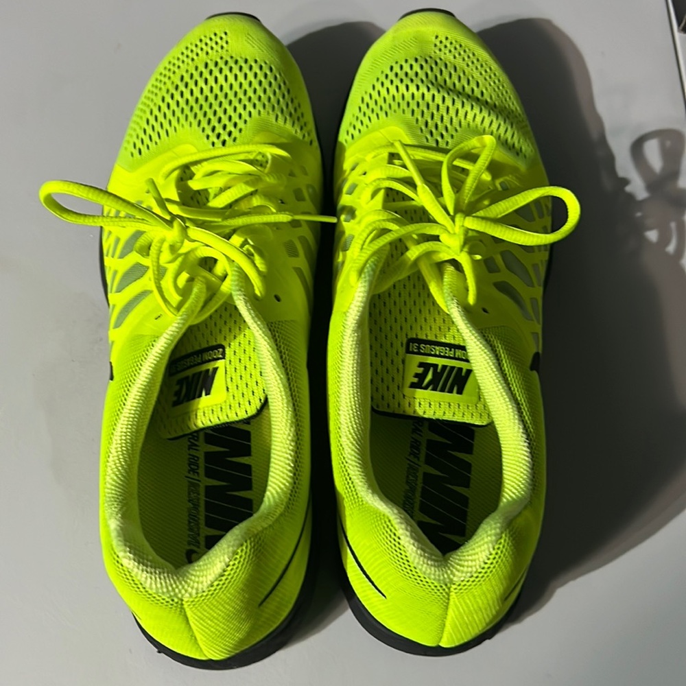 Nike zoom pegasus 31 size 13 neon yellow.